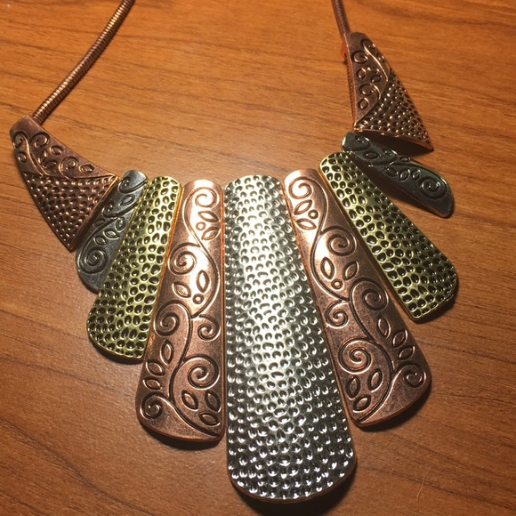 Necklace and earring set - Picture 2 of 3